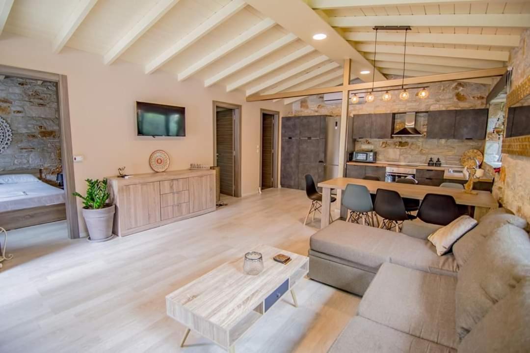 Kastro Stone House Villa สกาลา โปเตมิอัส ภายนอก รูปภาพ