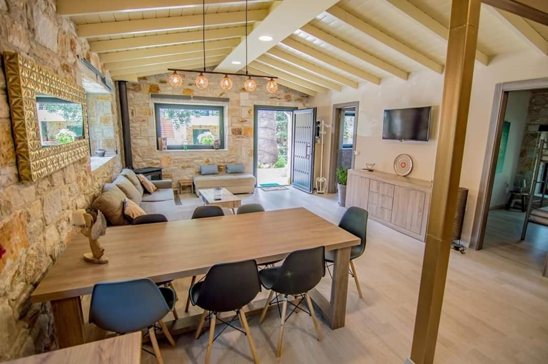 Kastro Stone House Villa สกาลา โปเตมิอัส ภายนอก รูปภาพ
